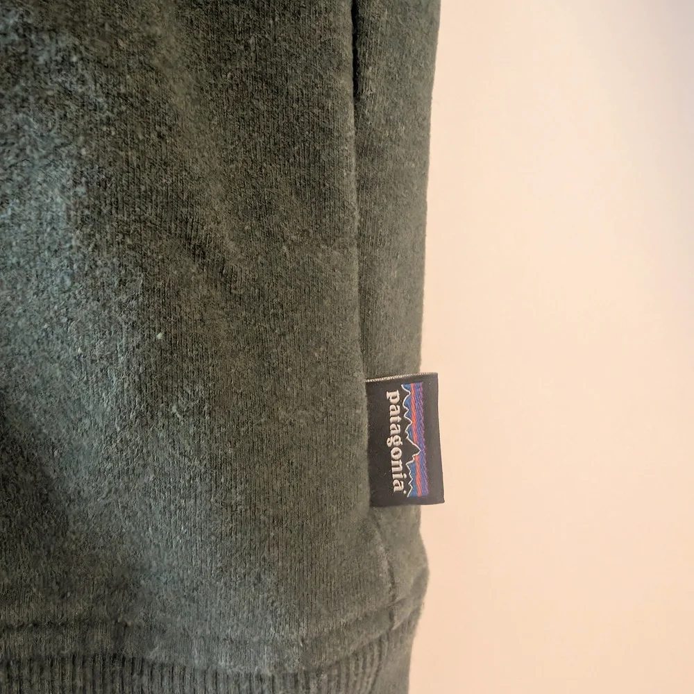 Patagonia Arched Fitz Roy Bear Crew Neck Size L - Picture 4 of 7